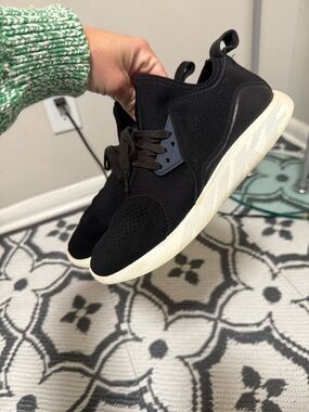 Nike women Black Sneakers with Off-White Sole